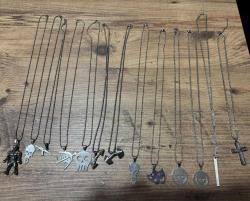 Çeşit çeşit mini çelik zincir kolyeler 13 Adet Toplu olarak satılık