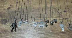 Çeşit çeşit mini çelik zincir kolyeler 13 Adet Toplu olarak satılık