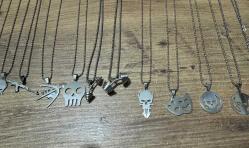 Çeşit çeşit mini çelik zincir kolyeler 13 Adet Toplu olarak satılık