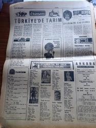Ankara Gazetesi - Turkish Newspaper - 9 Eylül 1976 - Günün meselesi Türklere karşı sinir harbi - Yeşilköy havalimanını hamam böcekleri işgal etmiş - köpeğin doğum günü partisi yazan Aysun Devrilmez - Karaköy meydanı'na yeni trafik tatbik edilecek - sağ sol çatışmaları yeniden başladı gündüzköy ortaokulu müdürü Mustafa Çelik sabaha karşı kurşunlandı - Alman kızları Türk erkekleri için kuyrukta Fotoğrafı - anıtlaşan yapılarımız Küçük Ayasofya Camii yazan Aysel Okan - Duru Turizm - Elitur Turizm - Taşlık gazinosunda Nigar Uluerer İzzet Günay Nükhet Duru Ahmet Sezgin - dostlar gazinosu'nda Sevgi Akın Ali Han Gönül Önder - Luna Parkta Neşe Karaböcek Gökben İzzet Altınmeşe Ayhan Işık - sevimli Frankenstein Tan sinemasında - Seninle İlk defa filmi kent sinemasında - Batsın Bu Dünya filmi Hakan sinemasında  - TRT radyo programı - ayrılık türküsü şiiri Yazan İsmet K. Bayburt - Şevket Bulut'un hikayeleri üzerine yazan Hasan Şahmaranoğlu - Saksı ve çiçek şiiri yazan Muzaffer Demircioğlu