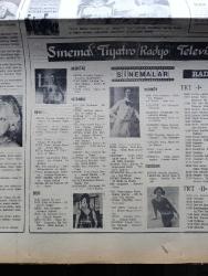 Ankara Gazetesi - Turkish Newspaper - 25 Ağustos 1976 - günün meselesi gerçek problem - mikrofonlu kameralı posta pulları fotoğraf - Ege ordu komutanlığı'na Orgeneral Kenan Evren atandı - Hora gemisi İzmir'e döndü - Lübnan fiilen ikiye bölündü - kadınlar nasıl güzelleşebilir fotoğraflar - Bebek belediye gazinosunda Hamiyet Yüceses Öztürk Serengil Feri Cansel Ayten Alpman - Gar Gazinosu'nda Zeki Müren Mine Mutlu Edip Akbayram Ajda Pekkan - Taşlık gazinosunda Gönül Yazar Ahmet Özhan Seyyal Taner Müjdat Gezen - İmam Hatip okulunu ne için bitirdik - James Bond kraliçenin emrinde filmi Kartal sinemasında - civciv çıkacak kuş çıkacak filmi Yıldırım sinemasında - park cinayeti filmi ark sinemasında TRT radyo programı - Burhan Doğançay'ın resim sergisi yazan Çetin Bilgin - sabahı bekleyen yürek şiiri A. Fazıl Göktuğ - yeşil ve Mavi şiiri yazan Ayla Oral - Kıbrıs'ın 8 günlük devlet başkanı Nikos Sampson iktidarda iken savaş hali yarattığını itiraf etti - Makarios Karamanlis ile görüştü