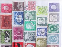 Almanya 66 Adet Karışık Pul - Kartelada