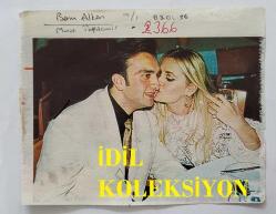 BANU ALKAN'IN DERGİDEN KESİLME FOTOĞRAFI - 12 x 9 cm EBADINDA - BANU ALKAN & SEVGİLİSİ MURAT TAŞDEMİR