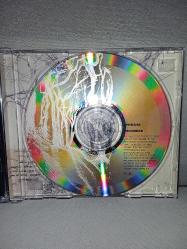Cd Radiohead amnesiac. Orijinal 2001 Avrupa baskı. Dinlemeyi etkilemeyen çizikler var sorunsuz çalışıyor
