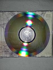 Cd Radiohead amnesiac. Orijinal 2001 Avrupa baskı. Dinlemeyi etkilemeyen çizikler var sorunsuz çalışıyor