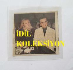 BANU ALKAN'IN DERGİDEN KESİLME MİNİ BOY FOTOĞRAFI - 5 x 5 cm EBADINDA - BANU ALKAN ve SEVGİLİSİ MURAT TAŞDEMİR