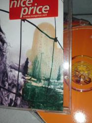 Cd Pearl jam VS. Orijinal. Avusturya baskı. Kapak ve kartonet hasarlı. Bu duruma göre alım yapınız. Cd kapağı kırık ve kapanmıyor. Ön, arka kartonet hem cd kabına hem de birbirine yapışık. Dinlemeyi etkilemeyen çizikler var sorunsuz çalışıyor. Fiyata yansıtıldı.