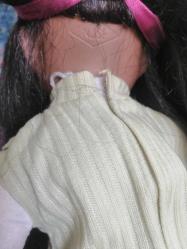 41 cm DAMGALI SİYAHİ PORSELEN BEBEK, UZUN SAÇLI KARAKTER ÇOK GÜZEL