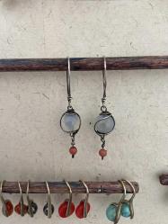 El İşçiliği Gümüş Beyaz Akik Küpe