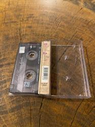 EMEL SAYIN - DİNLE 2001- KASET