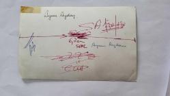 YEŞİLÇAM OYUNCUSU AYNUR AYDAN'IN ORİJİNAL FOTOĞRAFI - 16,5 x 10,5 cm EBADINDA - AYNUR AYDAN,YATAĞINA UZANIP OYUNCAK BEBEKLERİNİ SEYREDERKEN ÇEKİLMİŞ ÖZEL BİR KARE