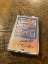 ÇAĞDAŞ TÜRKÜ - DELİKANLIYA - KASET (JELATİNİNDE)
