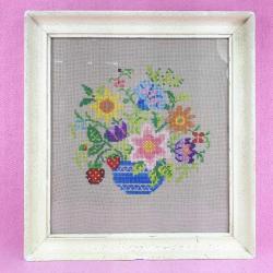 VINTAGE ORJİNAL ÇERÇEVESİNDE EL İŞİ  GOBLEN SAKSIDA ÇİÇEKLER TABLO