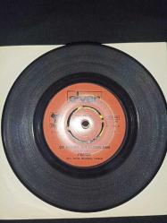 Feride, Dün Bugün Yarın - Dam Üstüne Çul Serer / Şu Sazıma Bir Düzen Ver 45'lik Nadir Plak