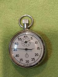 KRONOMETRE. KURMALI ÇALIŞIR VAZİYETTE KRONOMETRE.SOVYETLER BİRLİĞİ DÖNEMİ ÜRETİM. ÇOK TEMİZ KOLEKSİYONLUK..