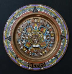 Meksika, Maya Takvimi Temalı Bakır Levha Tabak/Mexico. 1998. Renkli Mineli, Mükemmel Meksika (Antik Maya) Sanatı. El İşçiliği İle Boyama. Ayakta Sergilemeye Uygundur. Cu/Bakır (16,3 cm)
