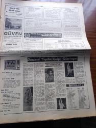 Ankara Gazetesi - Turkish Newspaper - 21 Temmuz 1976 - günün meselesi Yunanlıların iki Türk gazetecisi ile mülakatı III - ihbar et milyoner ol - Rumlar Türklere değil Türk dostu olan herkese düşman gözüyle bakıyor - Türk dostunu ziyarete gelen İngiliz kızı adaya sokulmadı - başarılı geçen 1975 yılında neler yapıldı - değirmen yazan Şemsi Belli - Cevdet Restaurant'ta Enver Daniş Mehtap Deniz Yalçın Kürklü - Saksonyalılarda İnci Sanlı Mihrican Güngör Gülay Gül Papatya - televizyonda bugün - Cilalı İbo Teksas Fatihi Zafer sinemasında - salak bacılar filmi başrolde Ayla Algan İncirli sinemasında - Kelerman kimdir filmi sunar sinemasında - anlatamıyorum şiiri yazan Orhan Veli Kanık - düşünce ve yaratma yazan doktor Mehmet Kaplan - İki kokulu ekmek şiiri yazan Abdullah Sur - İki zaman arasında şiiri yazan Mustafa Necati Karaer - konuk hükümetinin yankıları - Yunanistan Türkiye ile doğrudan doğruya çatışmaya girmeye hazır - Kıbrıs Gönyeli Şeftali kebabı restoranı - Girne sahil restoran