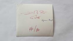 YEŞİLÇAM OYUNCUSU AYNUR AYDAN'IN ORİJİNAL FOTOĞRAFI - 11,5 x 10,5 cm EBADINDA - AYNUR AYDAN  YATAĞINDA OYUNCAK BEBEKLERİYLE İLGİLENİRKEN ÇEKİLMİŞ BİR KARE