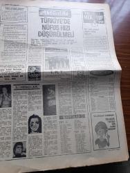 Ankara Gazetesi - Turkish Newspaper - 12 Temmuz 1976 - bir şişe menba suyu cenevre'de 40 liraya çıktı - İstanbul'a gelen Avrupalı turistler bu güzel kentin kıymetini bilin diyor fotoğraf - Kıbrıs Türk federe devleti başbakanı Nejat Konuk hükümet programını meclise sundu -  Başıboş köpeklerle mücadele hızlandırıldı - Davar Kirkma yazan Şemsi Belli - Kalamış köşkte Ülkü Özen Hale Manzade Gönül Gül Atilla Yelken - bebek belediye gazinosunda Belkıs Özener Fatma Belgen Mut Folklor Ekibi ve Serpil Barlas - ölümü beklerken filmi emek sinemasında - vahşet şehrinde seks filmi Tan sinemasında - askerin dönüşü filmi başrolde Kadir İnanır İstanbul sinemasında - TRT radyo programı - Yunus Emre'nin şiirlerinde gurbet Yazan doktor Müjgan Cunbur - aşktan sürgün geliyorum şiiri yazan Yunus Yaşar - bölüş benimle şiiri Yazan İsmail Yaltırık - Moda plajı açıldı - Yunanistan'daki Türk  casusları - Kıbrıs lefkoşe saray otel - Türk Mit'ine dair sarsıcı açıklamalar - Harem gece kulübü - Kızılbaş emek Sineması
