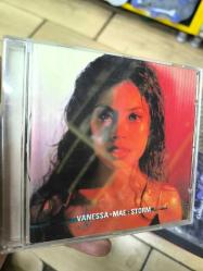 VANESSA - MAE: STORM
