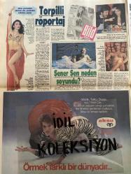 HAFTA SONU DERGİ - GAZETESİ DOĞUM GÜNÜ HEDİYESİ (TURKİSH MAGAZINE - NEWSPAPER) - TAM TAKIM 14 SAYFADIR - 18 EKİM 1985 - Sayı:42 - Burçin Orhon çıplak-Hülya Avşar-Zümrüt Cansel-Şehnaz Dilan-Müslüm Gürses-Naci Ekşi-Asım Ekren-Zeynep Özal-Bedrettin Dalan-Filiz Bayraktar-Yeşim Başboğan-Erdal Abat-Timur Selçuk-Orhan Aldıkaçtı-Edip Aktaş-Emine Adalet Pee-Burçin Orhon-Banu Alkan-Hülya Yiğitalp-Seda Sayan-Aynur Aydan-Zerrin Egeli-Nazan Şoray-Serpil Benay-Müslüm Gürses-Ahu Tuğba-Sakıp Sabancı-Bedrettin Dalan-Nejat Gürcan-Bülent Ersoy-Emel Sayın-Medha Şen-Uğur Dündar-Okan Nair-Hülya Koçyiğit-Muzaffer Abacı-Bilun Nazlıhan-Hakan Balamir-Hülya Sözer-Erdal Abacı-Hüseyin Emre-Hasan Bora-Cüneyt Cevher-Zafer Saba-Burhan Özfatura-Ertuğrul Gökgün-Fikri Sağlar-Erdal İpeksen-Semra Özarlık-Yüksel Uzel-Samime Sanay-Turgut Özal-Necdet Uğur-Ünal Menderes-Serra Menderes-Kaya Akarsu-Pınar Özen-Nejat Özen-Cahit Çelikel-Sevinç Çelikel-Sungur Baboğlu-İnayet Çelikel-Sadiye Deniz-Ümit Ersoy-Nedim Yıldız-Şemsiye Ağırl