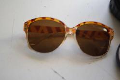 2 ADET GÖZLÜK 1 TANE GÖZLÜK KABI 1 TANE ÇANTA HEPSİDE GÖNDERILECEKTIR    (((ANTİK KOLİ 7