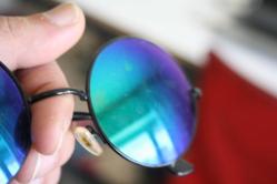 2 ADET GÖZLÜK 1 TANE GÖZLÜK KABI 1 TANE ÇANTA HEPSİDE GÖNDERILECEKTIR    (((ANTİK KOLİ 7