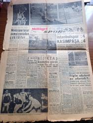 Milliyet Gazetesi - Turkish Newspaper - 11 Mayıs 1956 - Atina'da nümayiş fotoğraf - Kıbrıslı 2 rum tethişçi idam edildi - Atina'daki elçilikler muhafaza altında - Yeni Ticaret vekili Zeyyat Mandalinci konuşuyor fotoğraf - hayat pahalılığına karşı yeni tedbirler alınıyor - Ankara barosunun toplantısı men edildi - Robert koleji'nde talebe grevi devam ediyor - İstanbul Ankara Radyosu Programı - Kızılyıldız ve Stalin yazan Peyami Safa - İstanbul'da basın toplantısı yapan Martine Carol hayranlarının hücumundan konuşamadı Fotoğrafı - sanatkarlar bir tiyatro kanunu hazırlanmasını istiyor - İsmail Dümbüllü kongrede Fotoğrafı - ölüm perdesi yazan Ümit Deniz yazı dizisi - Boncuk Walt Disney - hep yarın yazan Cahit Uçuk Yazı Dizisi - Zeki Müren bebek gazinosunda - Ali Muhiddin Hacı Bekir - Macaristan Demir perdeyi kaldırıyor - Galatasaray İsrail'e gidemiyor - İstanbulspor 4 Kasımpaşa 4 Fotoğrafı - basketbolda Modasporlular şampiyonadan çekildiler - Fenerbahçe haftayı boş geçirecek - Beşiktaş kamp