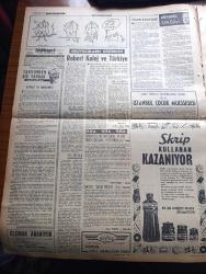 Milliyet Gazetesi - Turkish Newspaper - 18 Eylül 1966 - onları sen affet Gürsel yazan Abdi İpekçi Başmakale - Cemal Gürsel Bugün toprağa veriliyor - Cemal Gürsel'in naaşı Gülhane'den törenle alınarak meclisteki katafalka getirildi fotoğraf - Cemal Gürsel'e saygı duruşunda bulunan halk 3 kilometrelik kuyruk meydana getirdi Fotoğrafı - Kıbrıs'ta ablukanın kalkmasını istedik - Seramikçi Meral Kılıç İlhami Soysal'ın dövülmesi olayıyla ilgim yok dedi fotoğraf - Yerli Striptiz dansözü turist almanlarla dans ediyor fotoğraf - Robert kolej ve Türkiye - Cevdet Sunay ve Süleyman Demirel tatbikatı izleyecek - pazarlık yazan Halit Kıvanç çizen Altan Erbulak - Devlet Tiyatrosu perdelerine ekim başında açıyor - Işık Yenersu ecinniler'de Yıldırım Önal'da Medea isimli piyeslerde oynuyorlar Fotoğrafı - Altındağ Tiyatrosu Bu yıl mevsime İstanbul efendisi ile giriyor - Türkiye Ligi'nde ilk defa 4 şehirde 4 büyük maç - sporcular Cemal Gürsel için saygı duruşunda Fotoğrafı - Yılın sporcusu Kemal Öncü foto