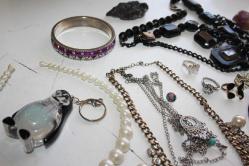 TAKI LOTU HEPSİDE  GÖNDERİLECEKTİR  HEPSİDE BİRBİRİNDEN DEĞERLİ ÜRÜNLER KAÇIRAN COK ÜZÜLÜR      (ANTİK KOLİ 5