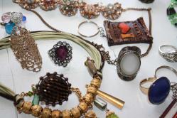 TAKI LOTU HEPSİDE  GÖNDERİLECEKTİR  HEPSİDE BİRBİRİNDEN DEĞERLİ ÜRÜNLER KAÇIRAN COK ÜZÜLÜR      (ANTİK KOLİ 5