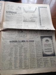 Bayram Gazetesi - Turkish Newspaper - 13 Nisan 1965 - bayram konuşması yazan İsmet İnönü başmakale  - Başbakan Suat Hayri Ürgüplü'nün özel demeci fotoğraf - Cumhurbaşkanı Cemal Gürsel muhafız alayı mensupları ile bayramlaştı - fuardaki erkek aslan Kont öldü - davetiye yüzünden opera sanatçısı Özcan Sevgen başka bir sanatçıyla tartıştı - Kurban Bayramı sebebiyle et sıkıntısı - bu bayram gazeteci yazan Burhan Felek - Paris'te bir bayram ziyafeti yazan Orhan Seyfi Orhon - Fidel Castro özel hazinesini satışa çıkardı -  Alman seks bombası Elke Sommer - Çankaya gömlek müessesesi Kurban bayramınızı kutlar - Çağlayan Kitabevi - Karaköy kolaro lokantası Kurban bayramınızı kutlar - Bu yıl ünlü şantör ve şantözler İstanbul'a aktı - erkekler için test ünlü kadınlardan kimi beğeniyorsunuz -  Magirus kamyonları Kurban bayramınızı candan kutlar - Hayko dost ve müşterilerin Kurban bayramı'nı kutlar - milli takım dün kampa girdi - 3 yıldız Metin Oktay Can Bartu Şeref Has yan yana fotoğraf