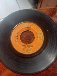 Nilüfer dünya dönüyor 45lik plak