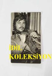 YEŞİLÇAM'IN UNUTULMAZ OYUNCUSU TAMER YİĞİT'İN ORİJİNAL MİNİ BOY FOTOĞRAFI - 8 x 4 cm EBADINDA