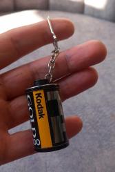 KODAK FİLM TEMALI ANAHTARLIK . FOTOĞRAFTA GÖRÜLDÜĞÜ GİBİDİR KOLEKSİYONLUK NADİR