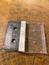 HÜNER COŞKUNER - GİDİYOR - KASET