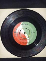 Yurdanur - Aşkların En Güzeli / Şaka Maka Derken 45'lik Nadir Plak