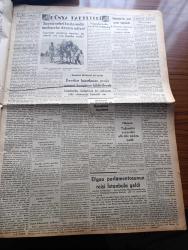 Ulus Gazetesi - Turkish Newspaper - 3 Sonteşrin ( Kasım)  1937 - program nutuk yazan Falih Rıfkı Atay Başmakale - Antakya'da Cumhuriyet Bayramı çok heyecanlı gösterilerle kutlandı fotoğraflar - Başvekil Celal Bayar'ın teşekkürleri - Ankara'nın modern garı Fotoğrafı - mareşal Fevzi çakmak Şirketi Hayriyeyi takdir etti - Filistin'de Tuğyanlar yüzünden elli aile açıkta kaldı - Frankocular bir gemiyi serbest bıraktılar - Bir sürgün yazan Yakup Kadri Karaosmanoğlu Yazı Dizisi - Sivas'ın istikbalini Cumhuriyet hazırlıyor yazan Nasuhi Baydar - Radyo ve sinema - Türk spor kurumu dergisi - bu sene Anadolu'da halk türküleri derlendi - mütehassıs amele yetiştireceğiz - pasaport harçları ucuzluyor - Ankara garının gişeleri Fotoğrafı - Fon Ribbentrop gene roma'ya gidiyor - Eden diyor ki yabancılar karışmasaydı İspanya'da harp şimdiye kadar biterdi - Edirne köy eğitmenler kursu Fotoğrafı - Manisa modern bir şehir oluyor - Ödemiş otomatik telefona kavuştu - resmi ilanlar - Sefalin ağrı kesici