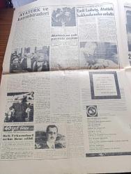 Cumhuriyet Gazetesi - Turkish Newspaper - 10 Kasım 1963 - O'nu anarken yazan Ecvet Güresin Başmakale - büyük Atatürk'ü 25. Ölüm yıldönümünde saygıyla anıyoruz Fotoğrafı - Cemal Gürsel'in millete mesajı - Kruşçef'in Atatürk ile ilgili özel mesajı - Amerikan başkanı Kennedy'nin Atatürk ile ilgili sözleri - İsmet İnönü'nün Atatürk için yazdığı makale - Irak cumhurbaşkanı Abdüsselam Arif'in özel olarak verdiği demeç - Home Nehru Eyüp Han Ve Burgiba'nın Atatürk'ü anma mesajları - izindeyiz yazan İlhan Selçuk - Atatürk devrimlerinin hukuki yönü yazan Hıfzı Veldet Velidedeoğlu - Yunanistan'da Papandreu hükümeti Kral huzurunda yemin etti - ünlü tarihçi Emil Ludwig Atatürk hakkında neler anlattı - Atatürk ve kayınbiraderi yazan Adile Ayda - 25. Yıldönümünde hüzünlü düşünceler yazan Yakup Kadri Karaosmanoğlu - Atatürk gazetemizin kurucusu Yunus Nadi ve hemşiresi Makbule Atadan ile Yalova'da Fotoğrafı - Atatürk'ün milli eğitim üzerindeki düşünceleri ve edebiyat yazan Afet İnan - Galatasaray
