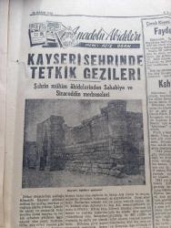 Yeni İstanbul Gazetesi - Turkish Newspaper - 28 Kasım 1955 - soysuzlaşma yazan Habib Edip Törehan Başmakale - Amerikan Sovyet iktisadi rekabeti arttı - Rus tehdidi ve Tahran - Rus liderleri Nikita Kruşçef Ve Mareşal Bulganin yeni delhide Mahatma Gandhi'nin küllerinin bulunduğu Samadiyi ziyaretten önce ayakkabıları çıkarttılar Fotoğrafı - Başvekil Adnan Menderes tarafından kabul edilen Rum Ortodoks kilisesi ileri gelenleri Park otel'den çıkarlarken Fotoğrafı - Adnan Menderes otomobille Dün Ankara'ya döndü - elektrikli tren seferleri yine başlayamıyor - küçük yaşımdan beri çocuk felcine müptela olan 14 yaşındaki İtalyan ressam Bruno Carati Fotoğrafı - yeni İstanbul'un hikayesi yolculuk yazan Mehmet Davaz Yazı Dizisi - pazartesi konuşmaları yazan Halide Edip Adıvar - Filarmoni Derneği On Yaşında - 1954 dünya güzeli Jacqueline Beer evlendi - Kunuri Savaşı'nın 5. Yıldönümü - deliorman yazan General Hamdi Gürsoy Yazı Dizisi - Anadolu abideleri yazan Aziz Ogan -  Beşiktaş Vefa berabere kaldı