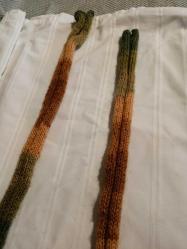 Batik iple örüldü dar uzun atkı