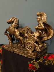 Atlı şovalye heykeli