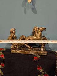 Atlı şovalye heykeli