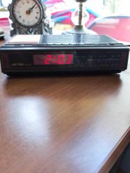 Antika Alarmlı Saatli Lambalı Radyo