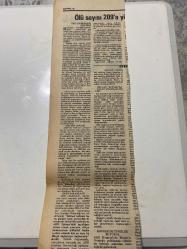 TERCÜMAN GAZETESİ KUPÜRÜ 37 x 11 cm ebatında Tek Yaprak 1980LER - TARİHTEN BUGÜNE İLHAN BARDAKÇI KÖŞE YAZISI -İlhan Bardakçı-Üçüncü Vezir Cağaloğlu Sinan Paşa-İbrahim Paşa-Hoca Saadeddin Efendi-Antonio Cicala-Vincenzo Cicala-III Rudolf-Hamza Mirza-Papa VIII Clement-Ronald Reagan-Caspar Weinberger-Emir Cemayel-tarihten bugüne-İKİ BAŞBAKANLI DEVLET-İTALYAN CİCALA OĞLU CAĞALOĞLU-İHANET BELGELERİ-ÖLÜ SAYISI 209’A YÜKSELDİ-YARALILAR TAŞINIYOR-EVREN-REAGAN LÜBNAN’DA HAYATİ ÇIKARLARIMIZ VAR-İRAN YALANLADI-KONGRE’DE TEPKİLER BÜYÜYOR