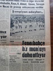 Haber Gazetesi - Turkish Newspaper - 16 Mayıs 1964 - haber çıkarken yazan Mehmet Ali Yalçın Başmakale - seçim kampanyası yarın başlayacak - Ragıp Gümüşpala bu sabah geziye çıktı - Adalet Partisi seçim beyannamesi yayınladı - 4 Türk daha kaçırıldı - Vali Niyazi Akı'nın odacısı Hadise çıkardı Fotoğrafı - otel lokanta fiyatları serbest - sıkıyönetim tebliğ yayınladı - Selami İzzet Sedes toprağa verildi - Tophane'de bir Hamlet yazan Bedrettin Nihat Yazı Dizisi - minibüse binenler azalıyor - Koçero yazan Nasri Oktay Yazı Dizisi - beyaz perdemizin enteresan kızı Pervin Par Fotoğrafı - Farah Diba'nın annesi sevinçli Fotoğrafı - Sultan Hamid'in büyük merakı yazan Cemal Yener Yazı Dizisi - Atatürk ve Kazım Karabekir Derleyen N. Deliorman Yazı Dizisi - Boyalı şapka yazan Agatha Christie Yazı Dizisi - küçük artist Ayşecik Zeynep Değirmencioğlu 50 bin lira ödeyecek - Fenerbahçe Onbiri Fotoğrafı - Beşiktaş 6 futbolcusu ile anlaştı - Hakkı Yeten - Beşiktaş ve Fenerbahçe Lefter Küçükandonyadis için
