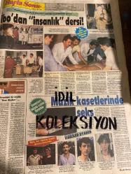 HAFTA SONU DERGİ - GAZETESİ DOĞUM GÜNÜ HEDİYESİ (TURKİSH MAGAZINE - NEWSPAPER) - TAM TAKIM 14 SAYFADIR - 27 HAZİRAN 1986 - Sayı:26 -Anke Louwerse-Myriam Barbero-Jane Meriç-Aysun Er-Elysabet İliç-Anne Verhees-Adda Moudsari-Turgut Özal-Korkut Özal-Müjgan Özal-Gülay Kalaycıoğlu-Ayşe erdoğdu-Ali Özal-Canan Mutluer-Ali Sunal sünnet düğünü-Ajda pekkan-Ali Bars-Yener Ulusoy-Necati Gökçü-Sibel Turnagöl-Turgut Özal-Ali Özal-Melike Kalaycıoğlu-Müjgan Özal-Çiğdem Akın-İlkay Tuna-Mehveş Pıtrak-Beyhan Bengü-Lüşet Taviloğlu-Arzu Sapmaz-Adalet Çakmak-Canan Sel-Helen Çıtak-Zeynep Carmıklı-Linda Güngör-Şebnem Çapa-Yasemin Kamil-Tilda Tezmen-Senina Güler-Jülide Özdemiroğlu-Şule Çavuşoğlu-Yasemin Sel-İzzet Roni-Nilgün Özkoşeoğlu-Figen Oral-Yıldız Baykal-Ayşen Süzer-Berrin Koşar-Fatoş Umuteri-Hale Soygazi-Hacı Ahmet Özhan-Ali Kırca-Erhan Yazıcıoğlu-Ercan Turgut-Roger Vadim-Kemal Sunal-Perihan Savaş-Ertan Sert-Hülya Süer-Ajda Pekkan-İbrahim Tatlıses-Derya Tuna-Güngör Sözer-Gülçin Sözer-Ahmet Köse-Cemilay
