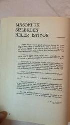 MASON DERGİSİ - TEMMUZ - EKİM  YIL: 35  SAYI: 60-61  DR. VEDAT YEĞİNSU - DR. SELAMİ IŞINDAĞ - MURAT ÖZGEN AYFER - TANKUT DOĞDU - ZEKA BAŞARAN - AYKUT YAZGAN - İBRAHİM ALTAV - MEHMET MARİFİ ORHON - YALÇIN İLTER - BAHA ÇALT - ALİ CENGİZ ÜSTÜNER - TAHSİN ÜNAL - FARUK ERGUT - SEMİH TEZEL - HALDUN ÖZBEK - GALİP ÖZGÖREN - DR. HÜSNÜ AYDINER - MERAL SEZGİN - EROL YAZGAN - İSMAİL HAKKI ACAR  SEVGİLİ KARDEŞLERİM - MASONLUK SİZLERDEN NELER İSTİYOR - OPERATİF MASONLUĞUN KÖKLERİ - AVRUPA'DA AYDINLANMA HAREKETİ VE FELSEFESİ - 19. YÜZYILDA DÜŞÜNCE AKIMLARI VE DOKTRİNLER - OSMANLI'DA VE BİZDE AYDINLANMA VE ÇAĞDAŞLAŞMA NEDEN GERÇEKLEŞMEMİŞTİR - BAŞLANGIÇ - İLKÇAĞ ATOMCULUĞU - İLKÇAĞDA İSTANBUL - TAOİZM VE KONFÜÇYANİZM - BİR HARİCİNİN DÜŞÜNCELERİ - MASONLUK HAKKINDA BİR GENELLEME - ÇİZGİM MECLİSTEN DIŞARI - SER VERMEYİP DE SIR VERSE İDİ HİRAM - BAKİ KALAN ŞU KUBBEDE - EINSTEIN'DEN FREUD'A BİR MEKTUP - VARLIK ÜZERİNE - GÜNÜMÜZÜN FELSEFESİNE GENEL BİR BAKIŞ - BİR MASON EŞİ D -  TAM TAKIM EKSİKSİZ 80 SAYFA