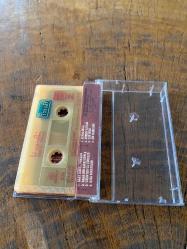 ZÜLFÜ LİVANELİ / SAAT 4 ... YOKSUN - KASET