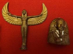 4 ADET ANTİK MISIR TANRISI. KÜÇÜK BOY. SERT PLASTİK.